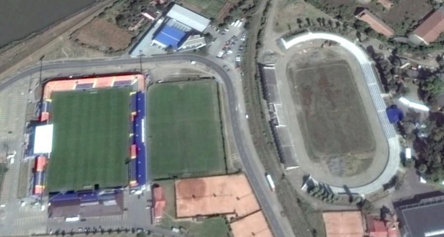 Le Stade Trans-Sil à gauche, et le Stade László Bölöni, ou ce qu'il en reste, à droite. (Capture d'écran Google Earth)